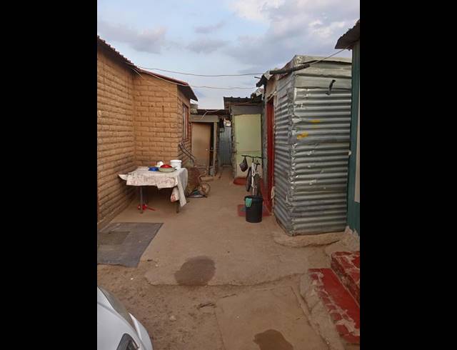 2 BEDROOM HOUSE FOR SALE IN OLIEVENHOUTBOSCH